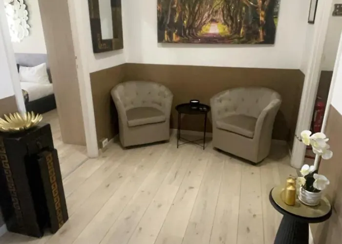 Vatican Sofia House 아파트 *